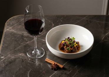 Syrah Pairing Bò Kho: Bản Giao Hưởng Giữa Tannin Và Gia Vị Món Việt