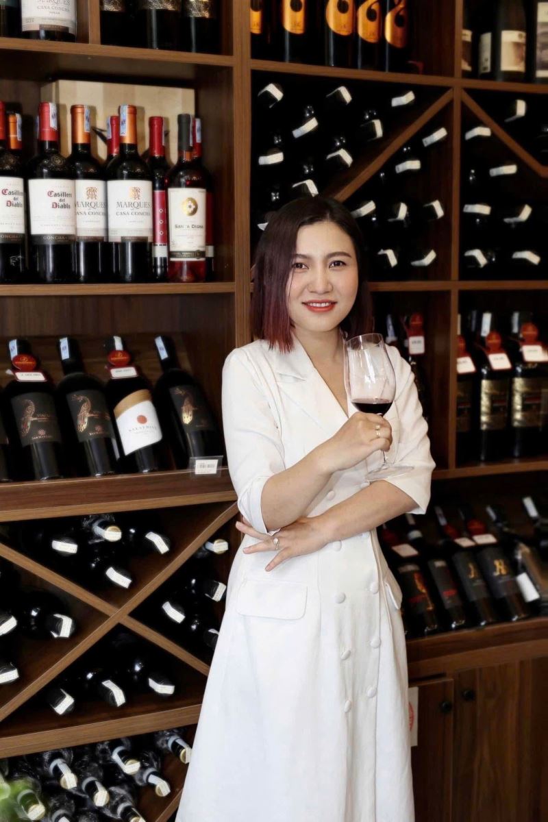 Chân dung chuyên gia rượu vang Lily Trần