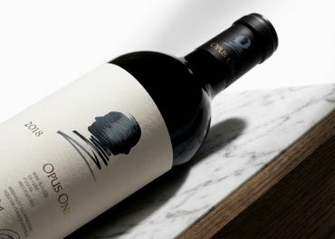 Cách Phân Biệt Rượu Vang Opus One Thật Giả: Checklist Xác Thực Từ Chuyên Gia