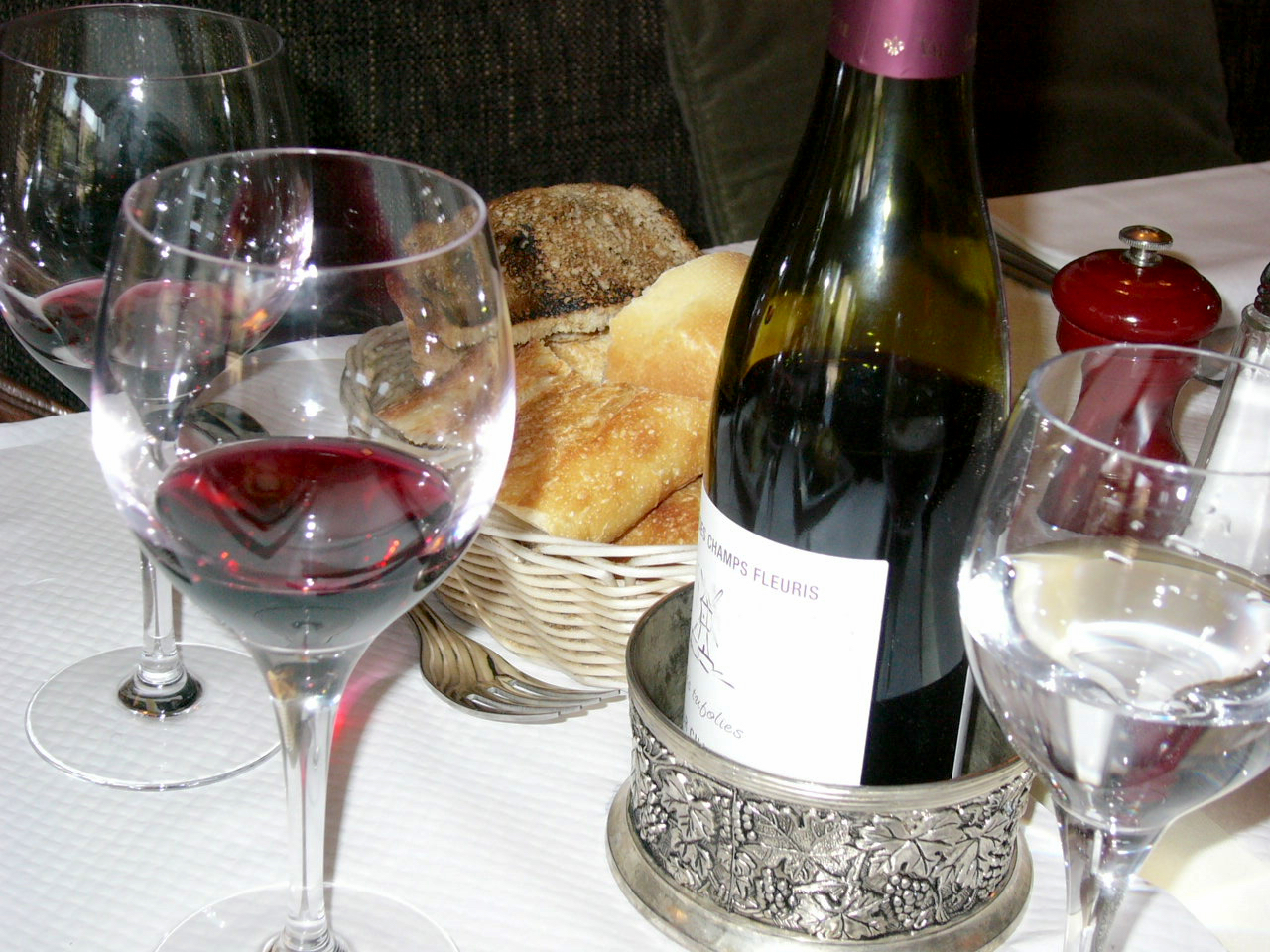 Table Wine là gì? Sự khác biệt giữa rượu vang để bàn và rượu vang thông thường là gì?